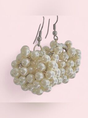 Darling Faux Pearl Cluster Earrings (Vtg)